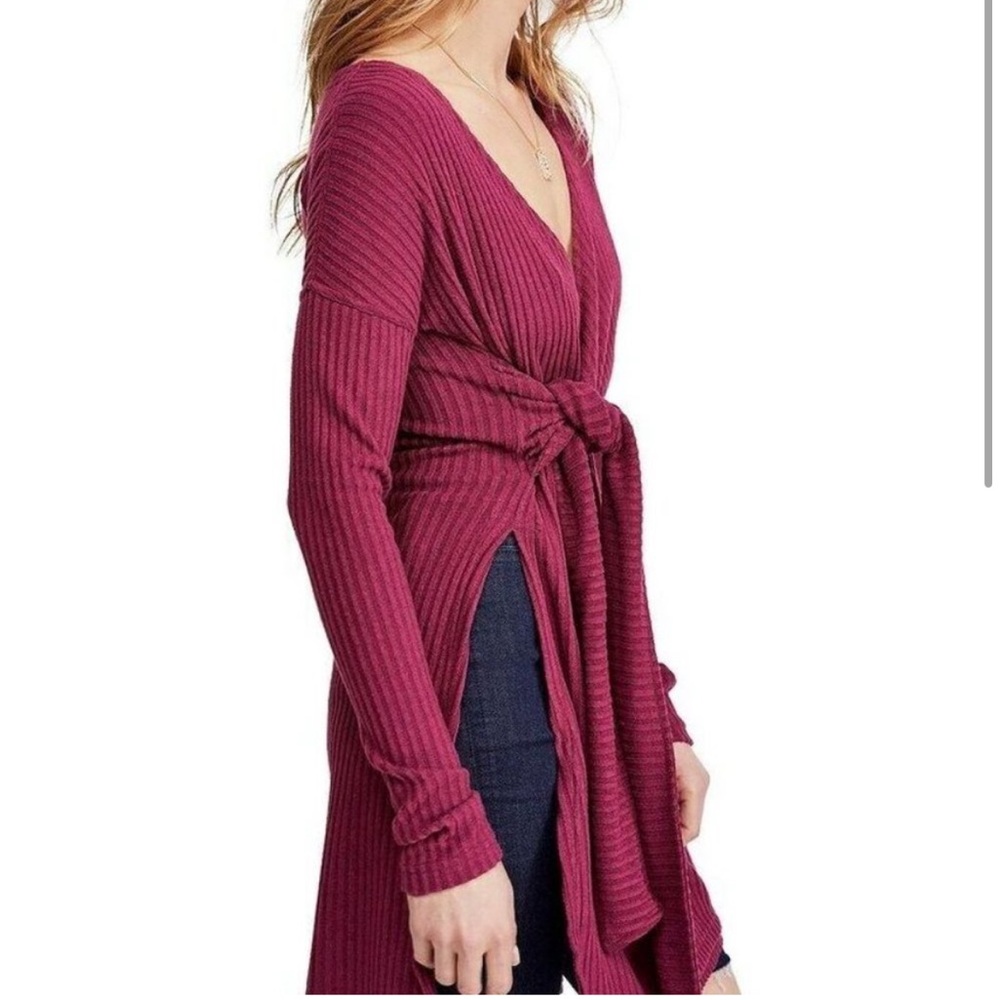 Free People Fall For You High Slit Tunic Long Sleeve Top in Maroon (Myrtle Pink)